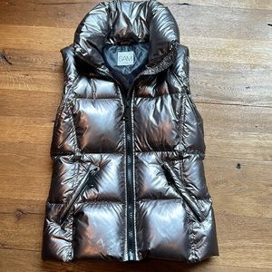 Sam. Freedom Vest, rare sold out color- gunmetal.